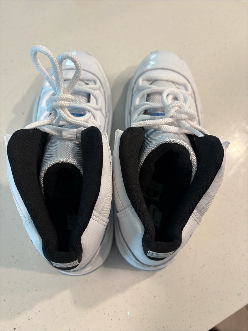 Air Jordan 11 Retro "Legend Blue" - Picture 6 of 8